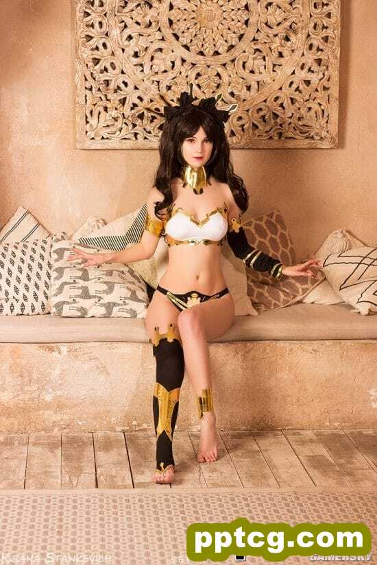 俄妹COS《FGO》伊什塔尔 纤腰美腿弓凛过分吸睛
