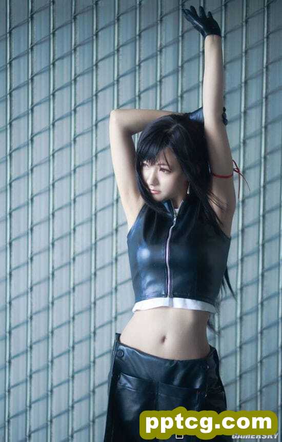 《最终幻想7》蒂法COS 皮衣女神绝妙身材-皮皮兔动漫