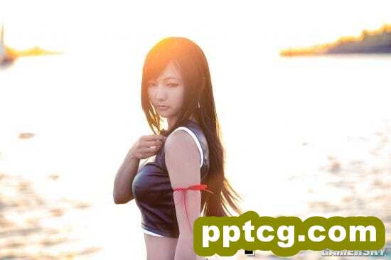 《最终幻想7》蒂法COS 皮衣女神绝妙身材