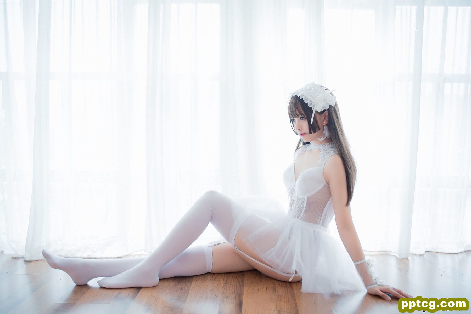 小野妹子w《白色纱裙+蕾姆护士+蕾姆兔女郎》  [COSPLAY美女] 写真集