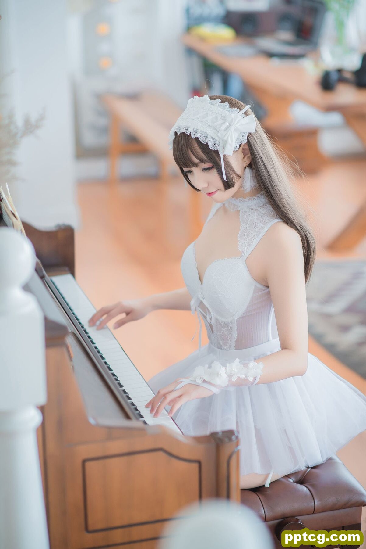 小野妹子w《白色纱裙+蕾姆护士+蕾姆兔女郎》  [COSPLAY美女] 写真集