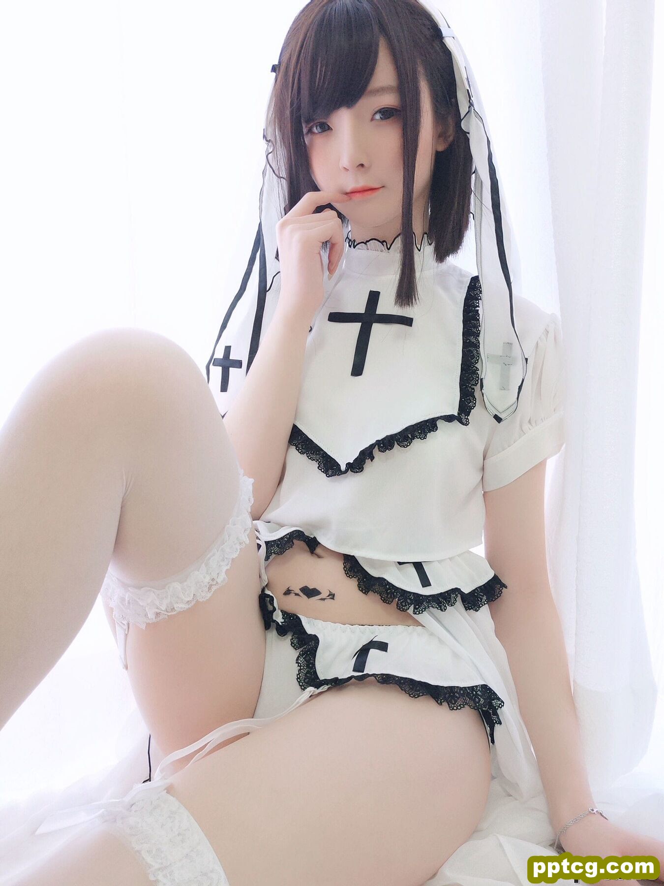 一小央泽《白修女》 [COSPLAY福利] 写真集