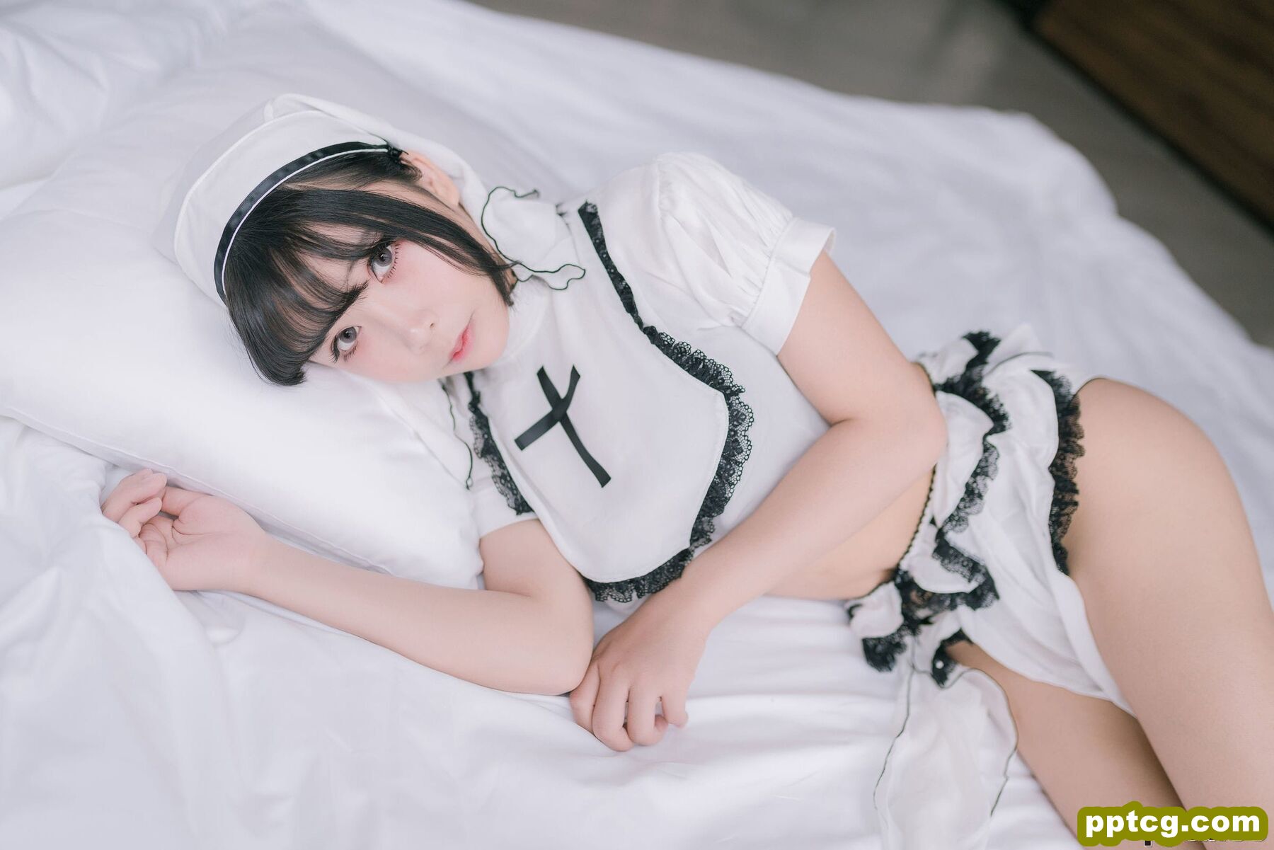 COSER抱走莫子aa《纯白修女》 [COSPLAY美女] 写真集