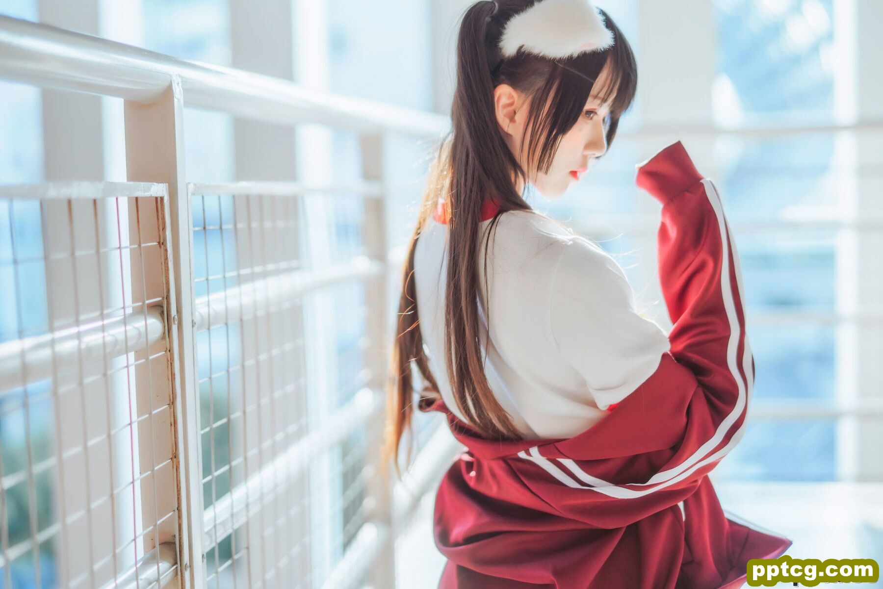 桜桃喵《红色体操服》 [萝莉COS] 写真集