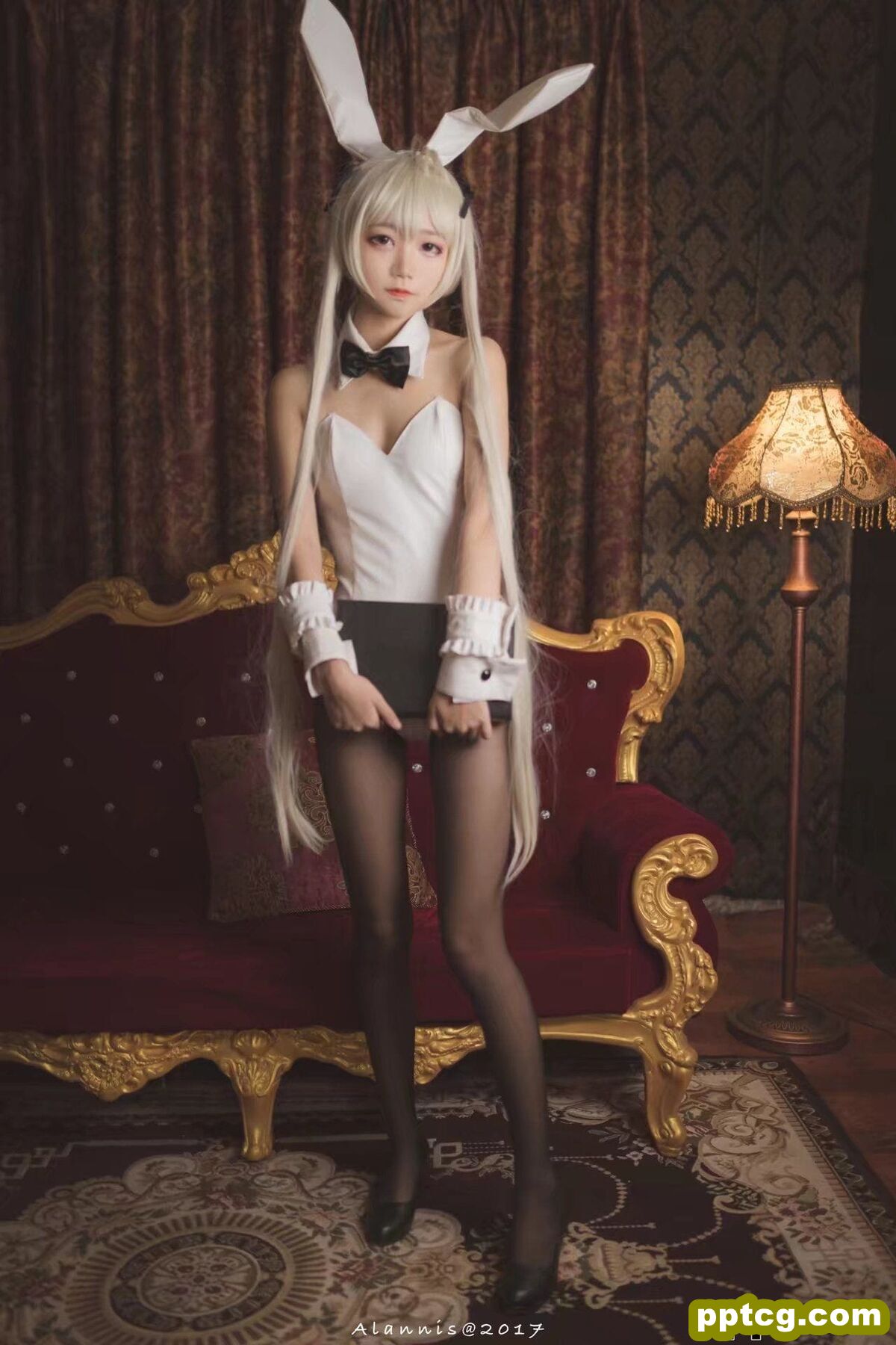 清纯少女五更百鬼《兔女郎+白丝美腿》 [COSPLAY美女] 写真集