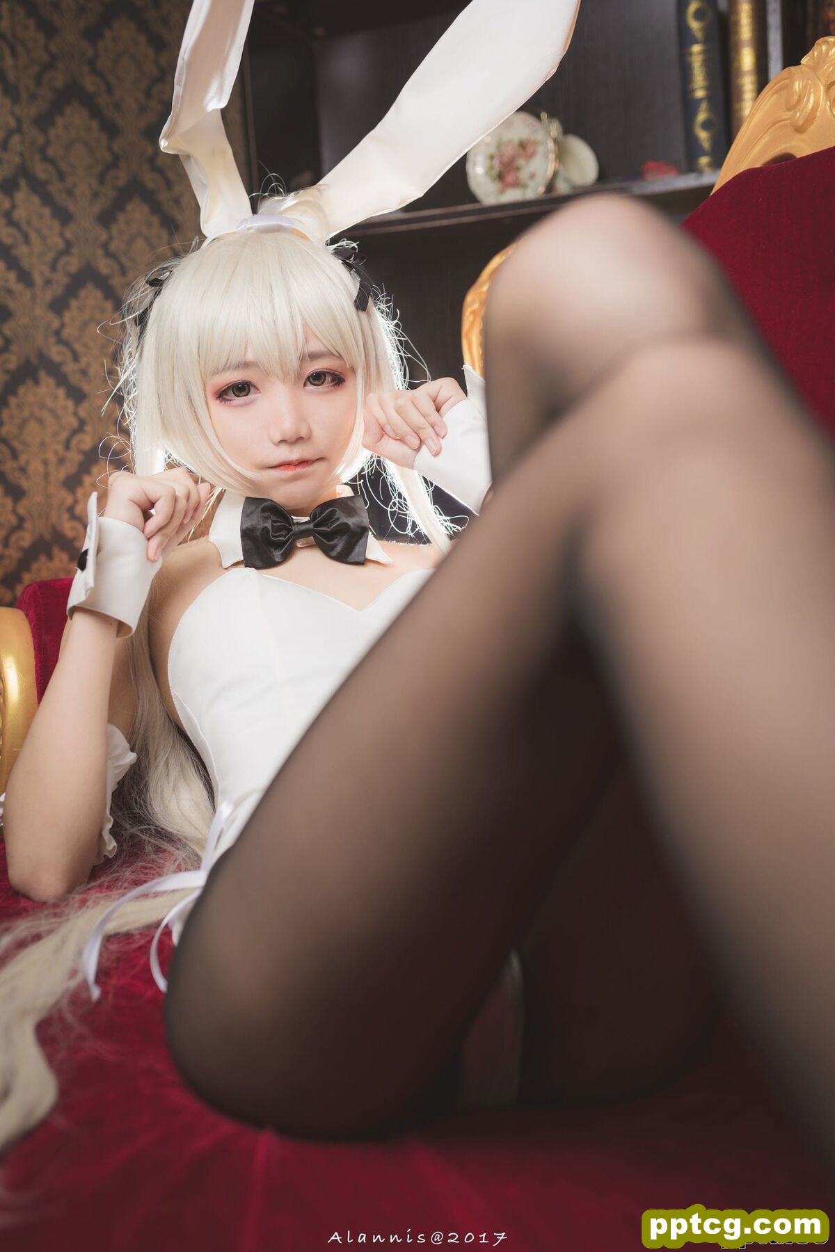 清纯少女五更百鬼《兔女郎+白丝美腿》 [COSPLAY美女] 写真集