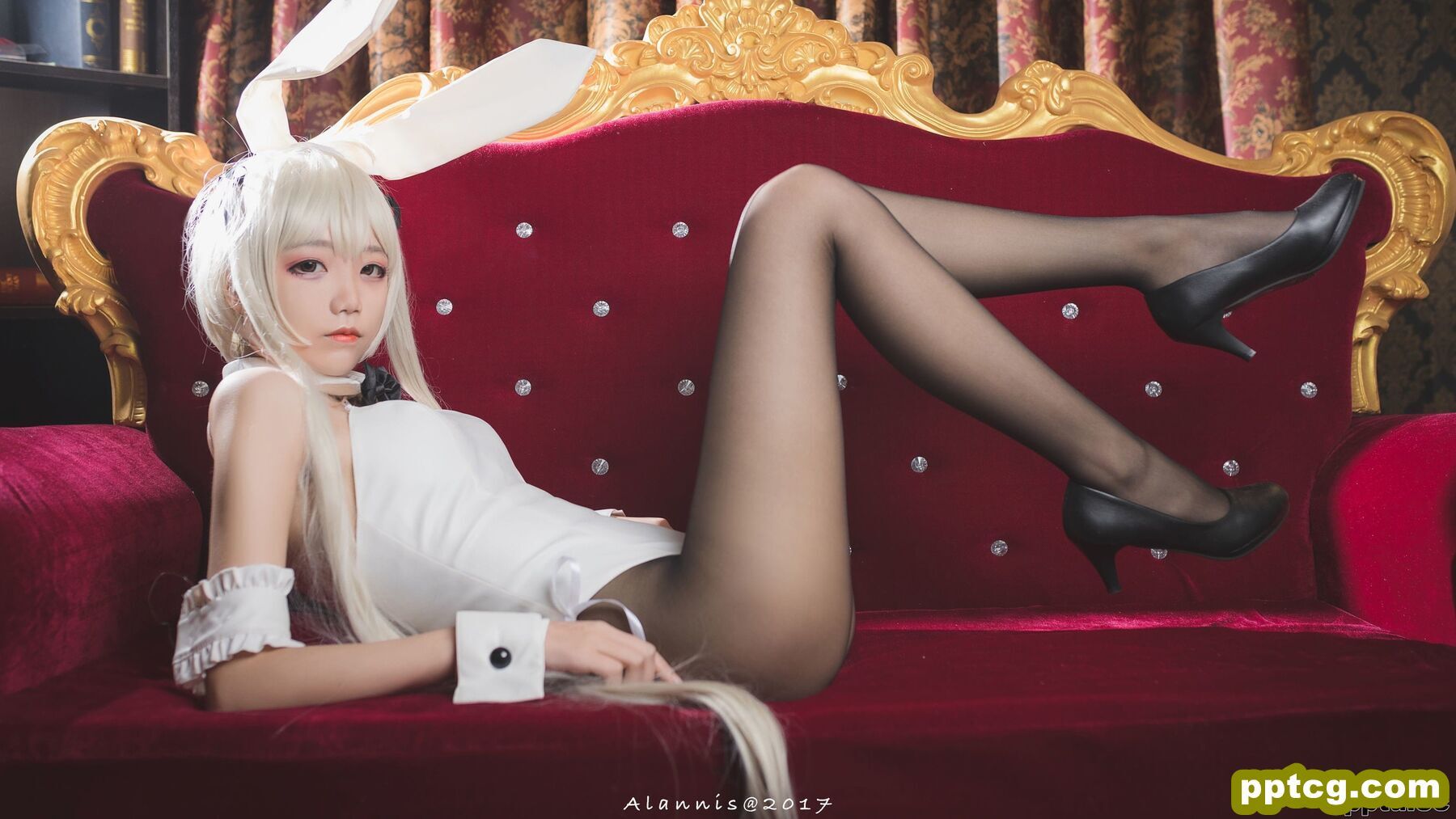 清纯少女五更百鬼《兔女郎+白丝美腿》 [COSPLAY美女] 写真集