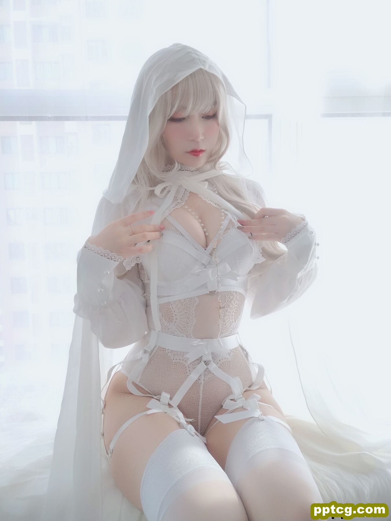 白银《纯白圣女》 [萝莉COS] 写真集