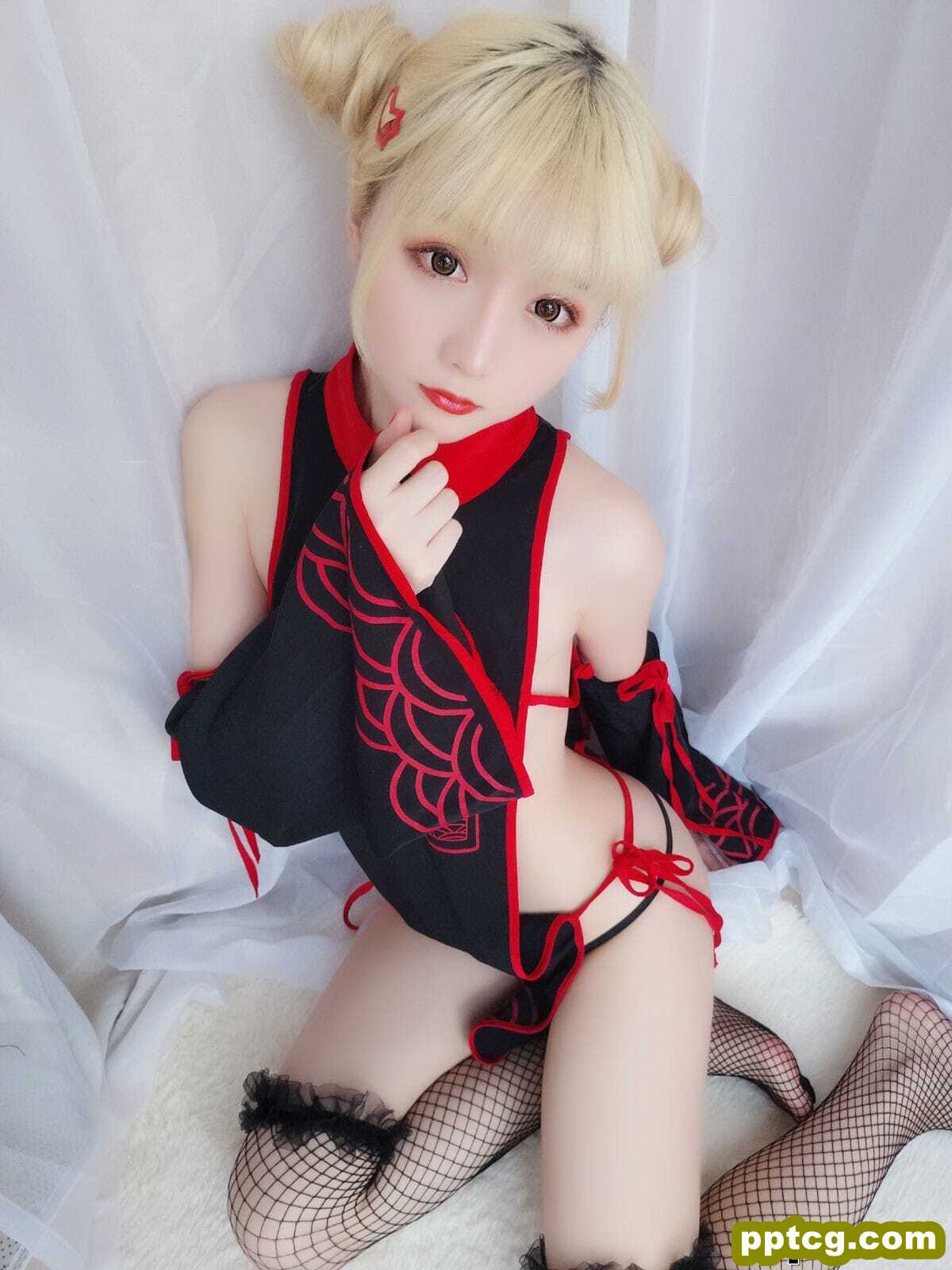 星之迟迟 《幼齿僵尸包》 [福利COSPLAY] 写真集
