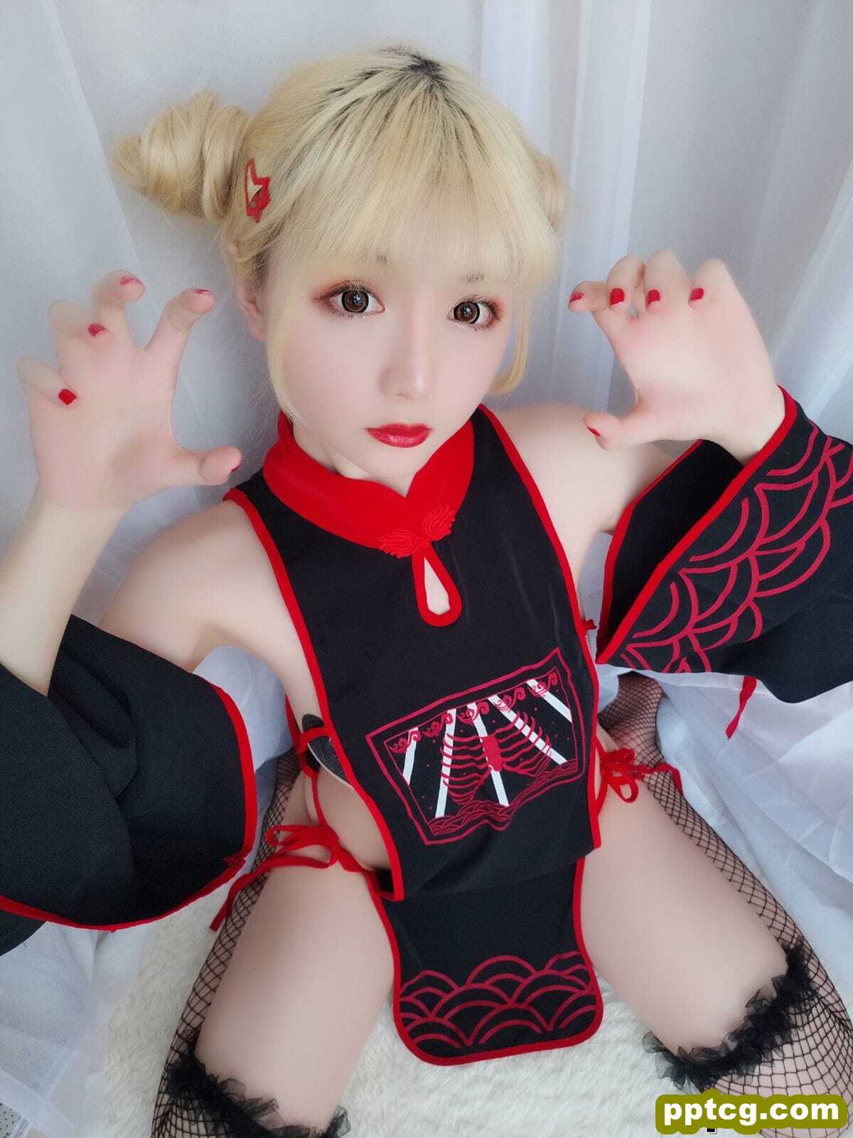星之迟迟 《幼齿僵尸包》 [福利COSPLAY] 写真集
