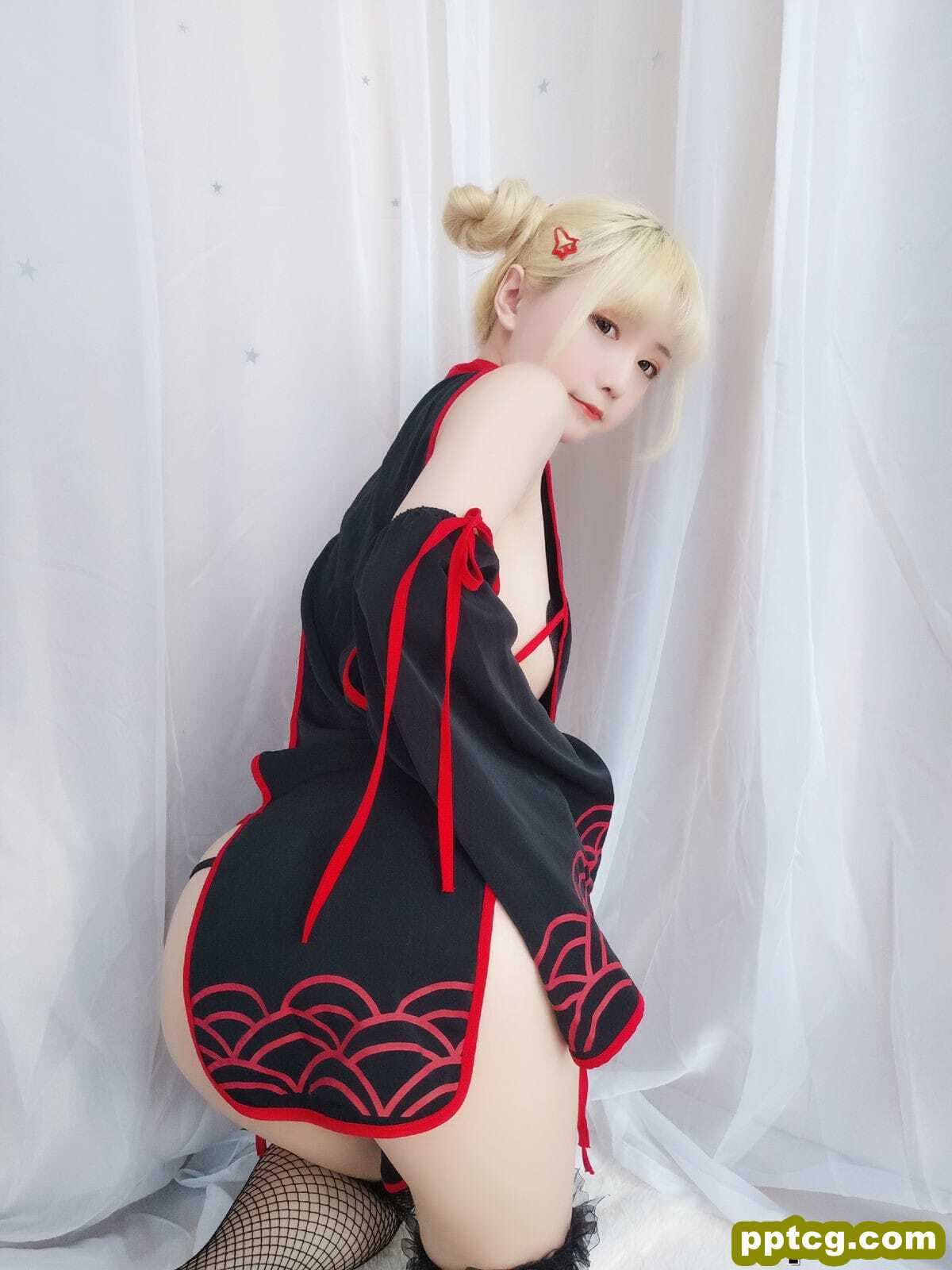 星之迟迟 《幼齿僵尸包》 [福利COSPLAY] 写真集