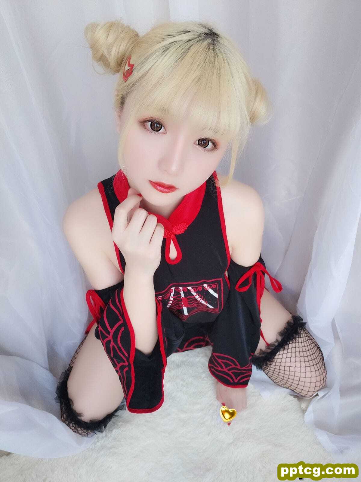 星之迟迟 《幼齿僵尸包》 [福利COSPLAY] 写真集