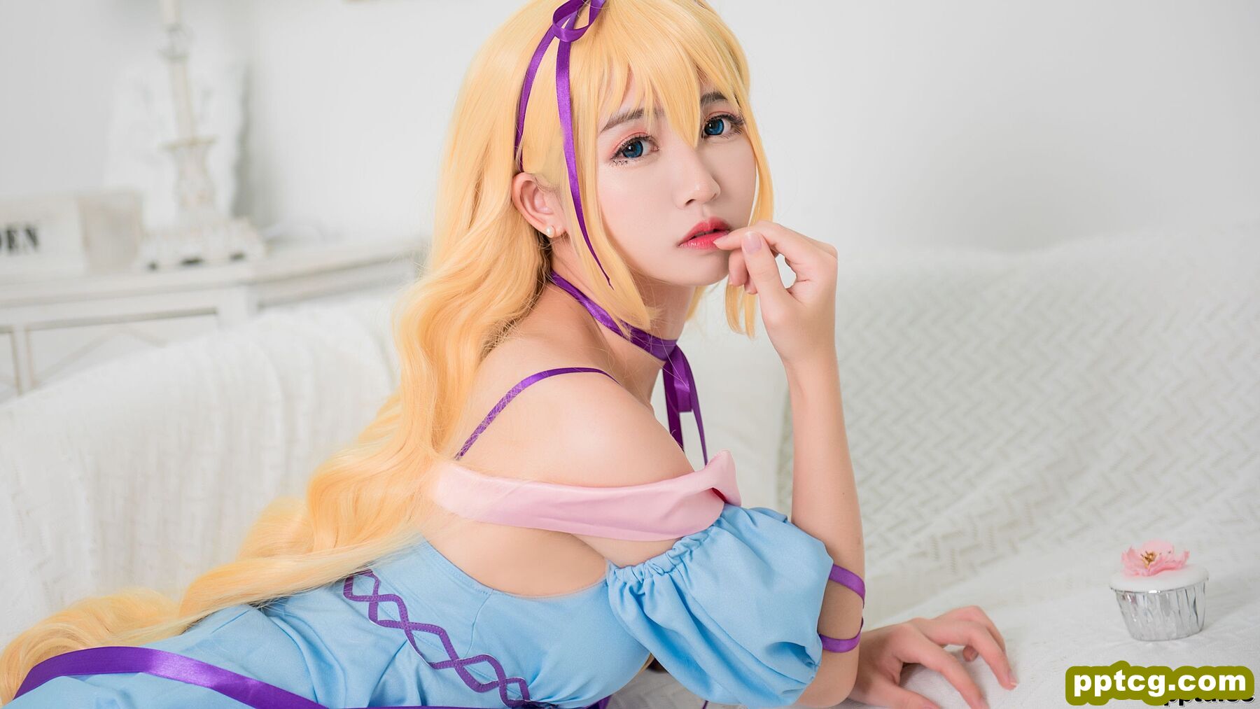COSER鳗鱼霏儿《性感吊带睡裙》 [COSPLAY美女] 写真集