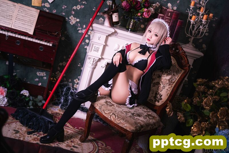 鬼畜瑶在不在w《黑丝女仆》  [COSPLAY福利] 写真集