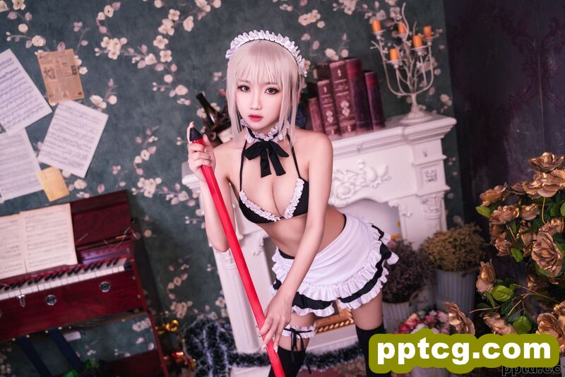鬼畜瑶在不在w《黑丝女仆》  [COSPLAY福利] 写真集