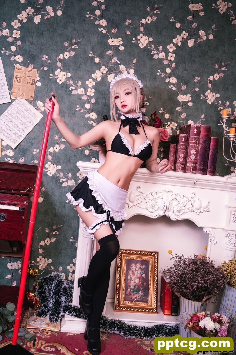 鬼畜瑶在不在w《黑丝女仆》  [COSPLAY福利] 写真集