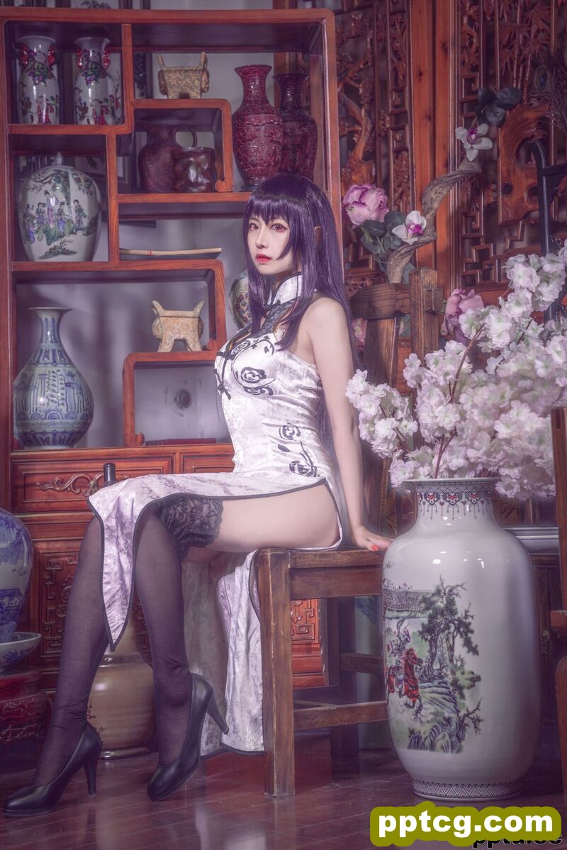 Shika小鹿鹿《学姐旗袍》 [萝莉COS] 写真集
