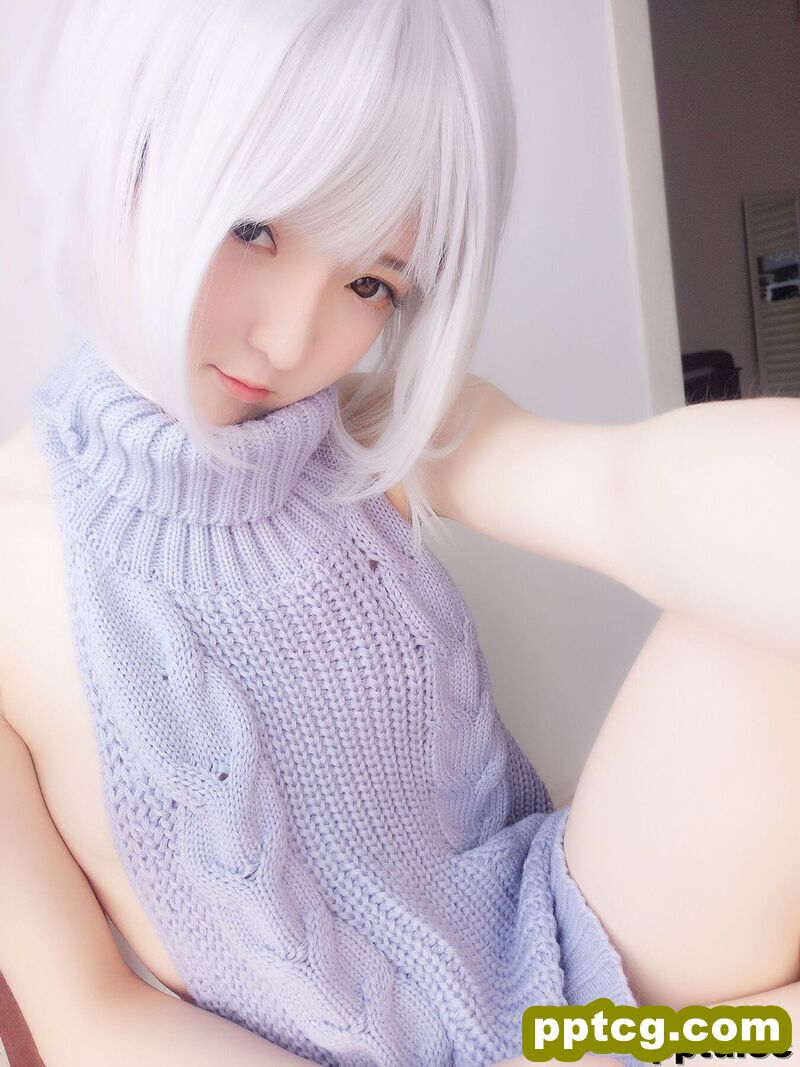 一小央泽《毛衣》 [萝莉COS] 写真集