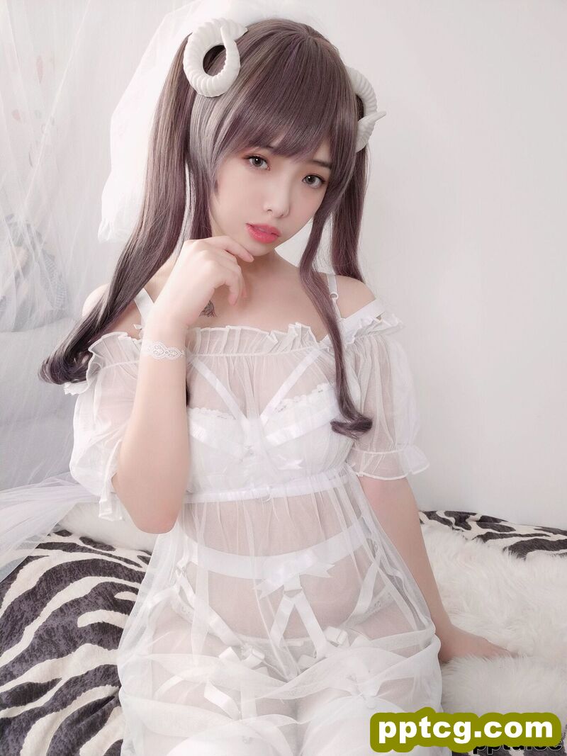 雯妹不讲道理《白色小绵羊》 [COSPLAY福利] 写真集-皮皮兔动漫