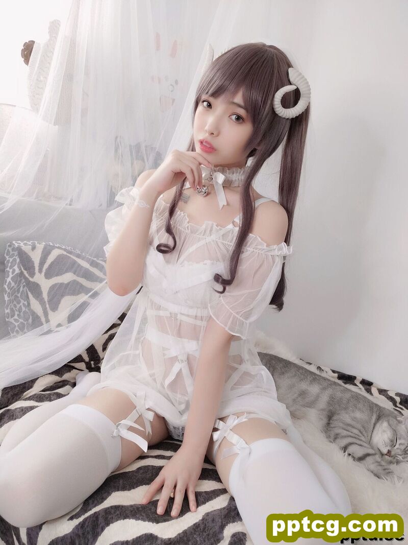雯妹不讲道理《白色小绵羊》 [COSPLAY福利] 写真集