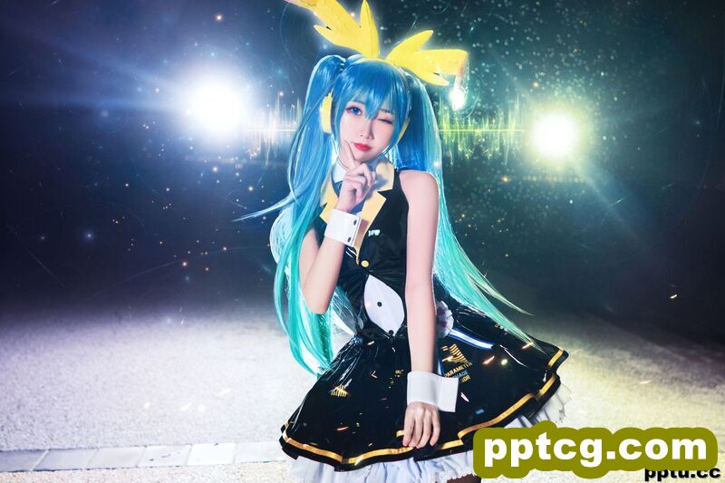 面饼仙儿《初音Miku》 [福利COSPLAY] 写真集