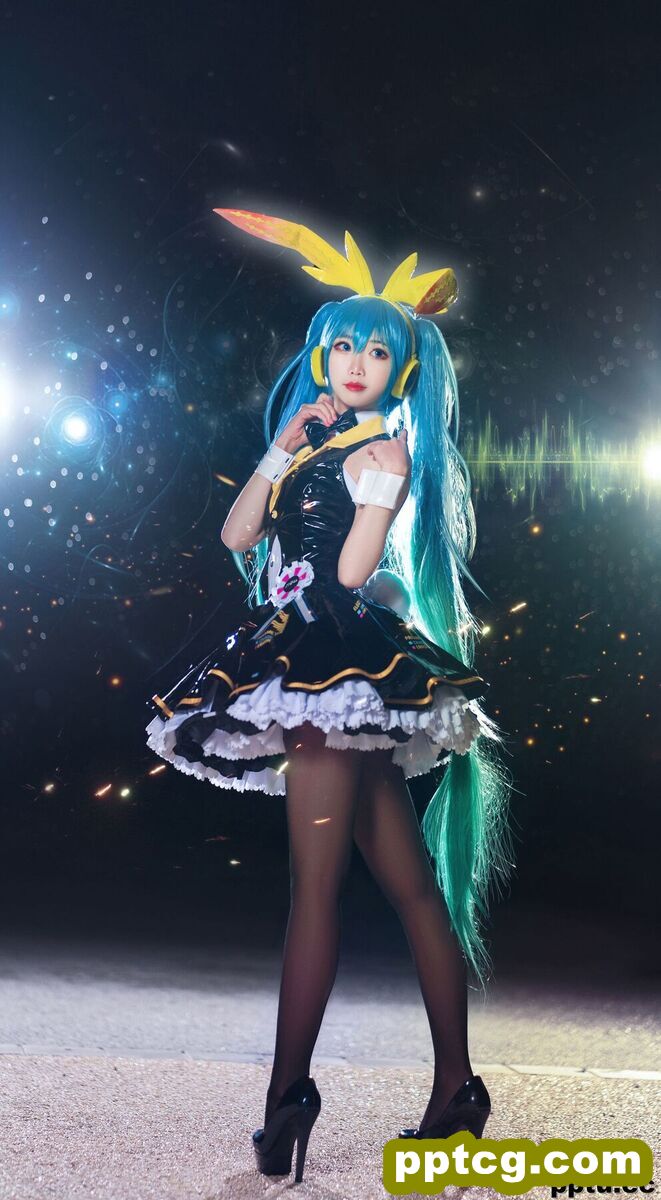 面饼仙儿《初音Miku》 [福利COSPLAY] 写真集