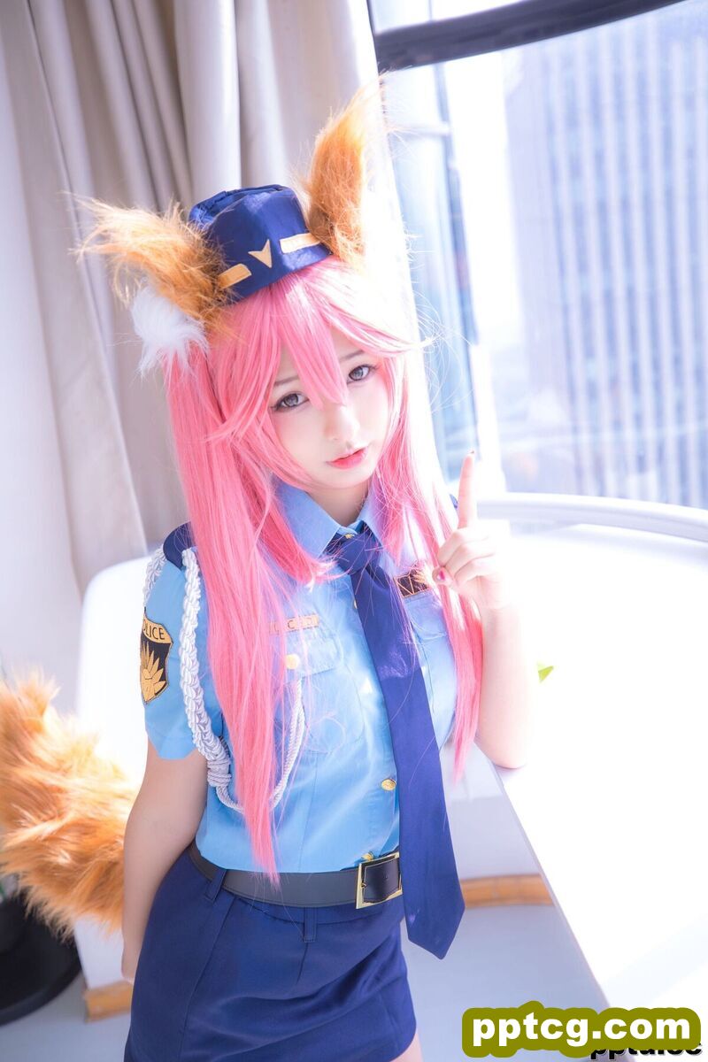 COSER神楽坂真冬《後で逮捕してもいい？》 [福利COSPLAY] 写真集