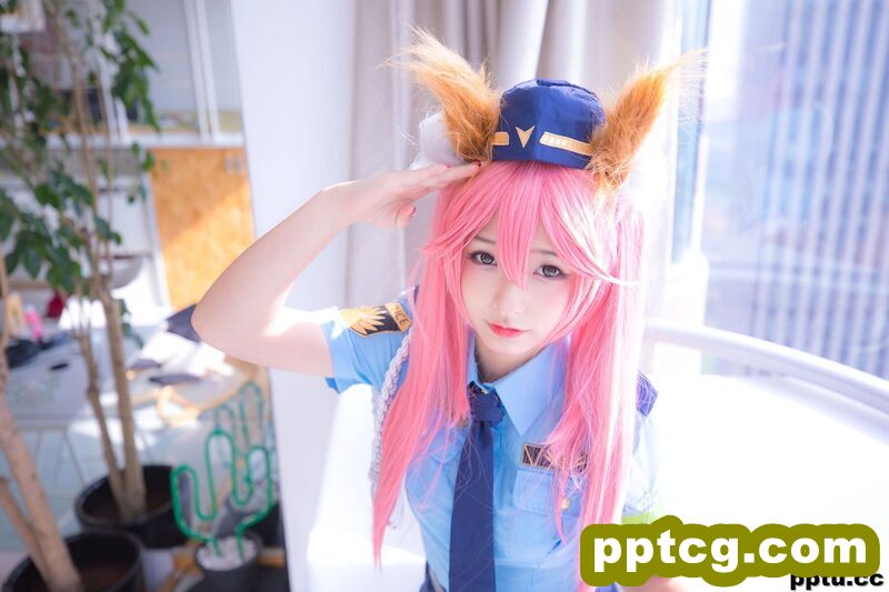 COSER神楽坂真冬《後で逮捕してもいい？》 [福利COSPLAY] 写真集