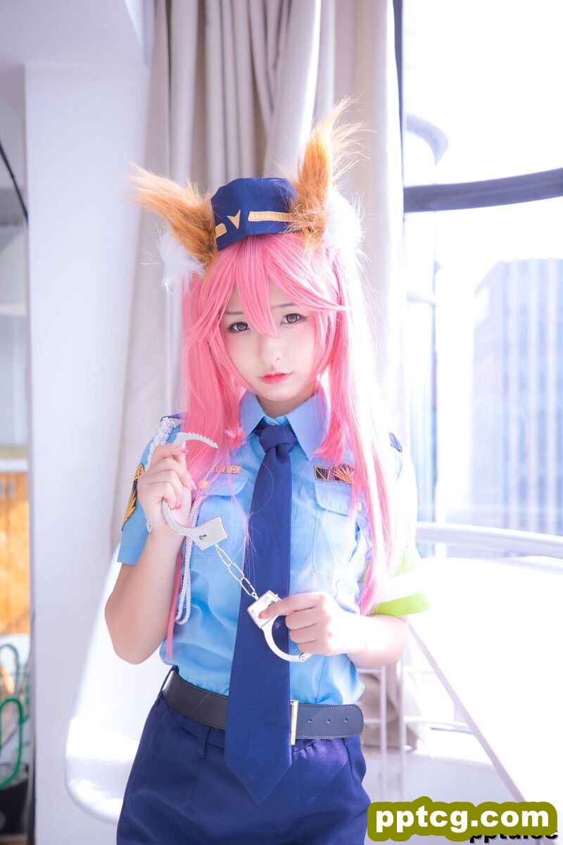 COSER神楽坂真冬《後で逮捕してもいい？》 [福利COSPLAY] 写真集