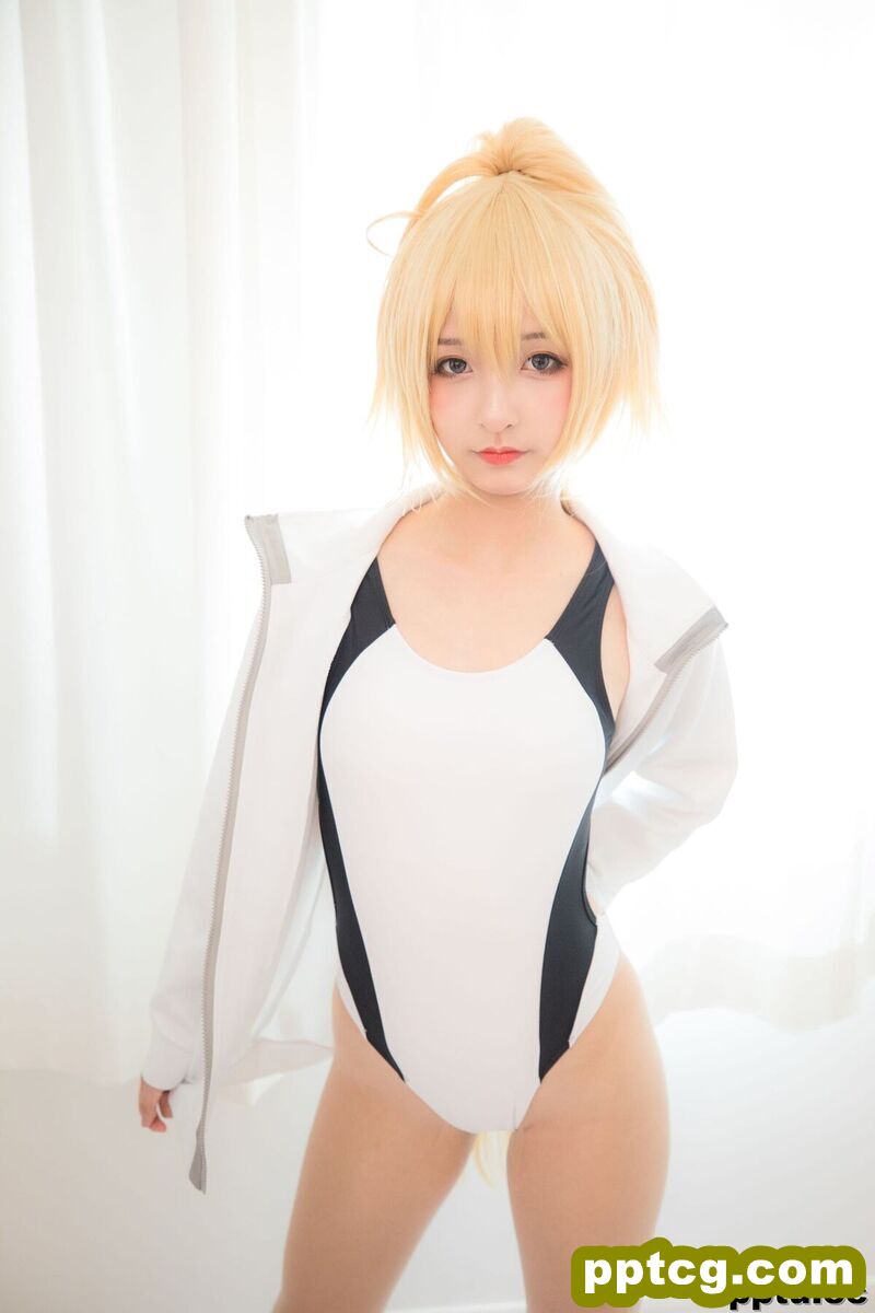 神楽坂真冬《贞德泳装》  [COSPLAY少女] 写真集