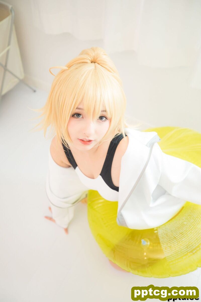 神楽坂真冬《贞德泳装》  [COSPLAY少女] 写真集