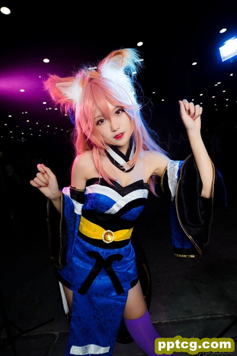 腐团儿Ikaros《霞之丘诗羽+玉藻前+甄姬》 [萝莉COS] 写真集