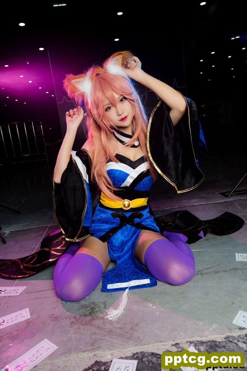 腐团儿Ikaros《霞之丘诗羽+玉藻前+甄姬》 [萝莉COS] 写真集
