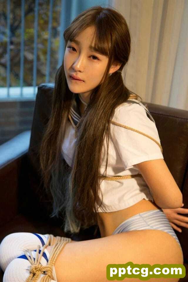 火辣巨乳性感美女手机墙纸图片大全