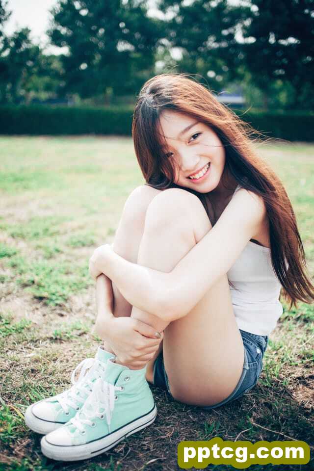 甜美清纯小清新校园美女高清壁纸-皮皮兔动漫