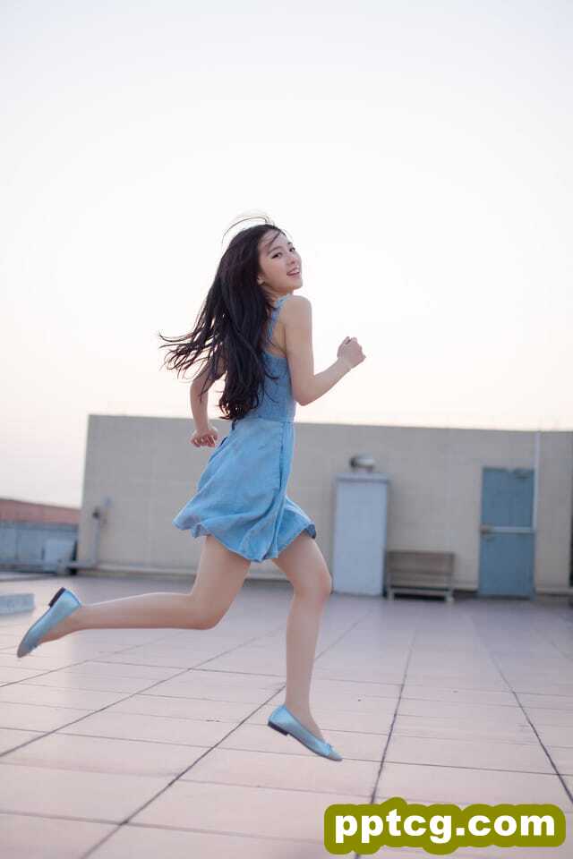 清纯唯美小清新校园天台美女写真-皮皮兔动漫