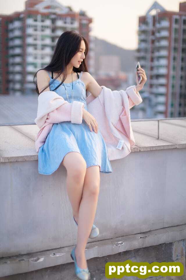 清纯唯美小清新校园天台美女写真