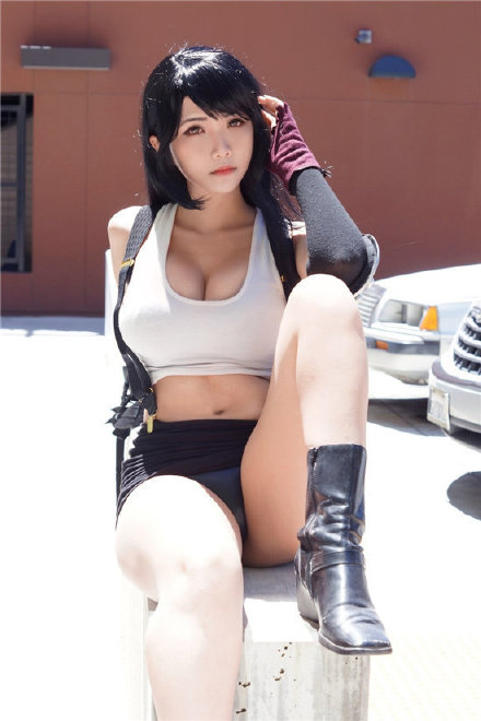 百万人慕名来看 越裔美国正妹Hana bunny