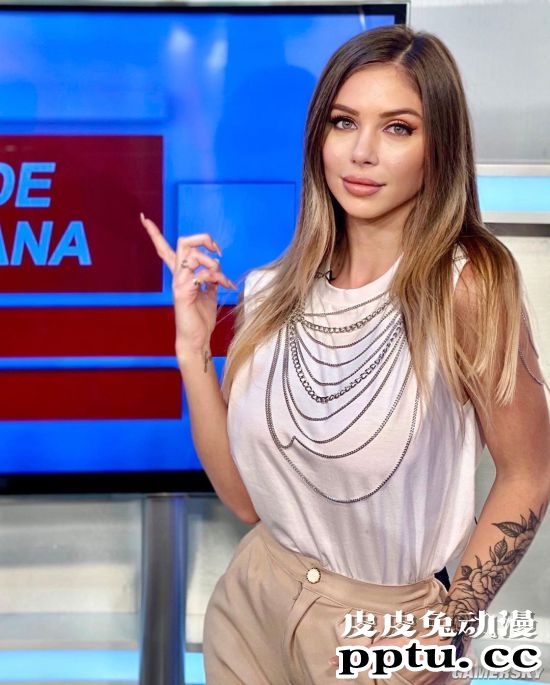 这没法好好看新闻了!阿根廷性感女主播Romina Malaspina-皮皮兔动漫