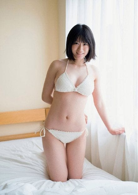 上身惊艳到肩颈酸痛 偶像界首席写真皇后上西怜