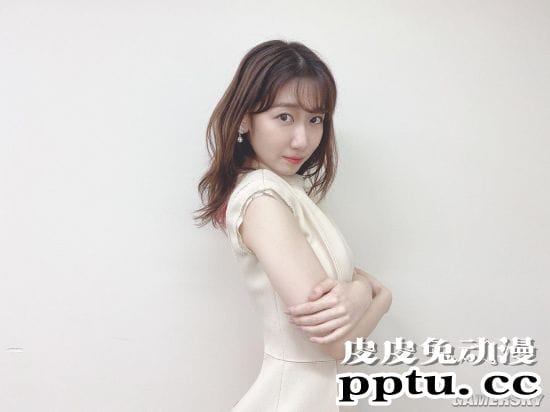 柏木由纪分享写真幕后花絮 展示拍摄写真的现场工作