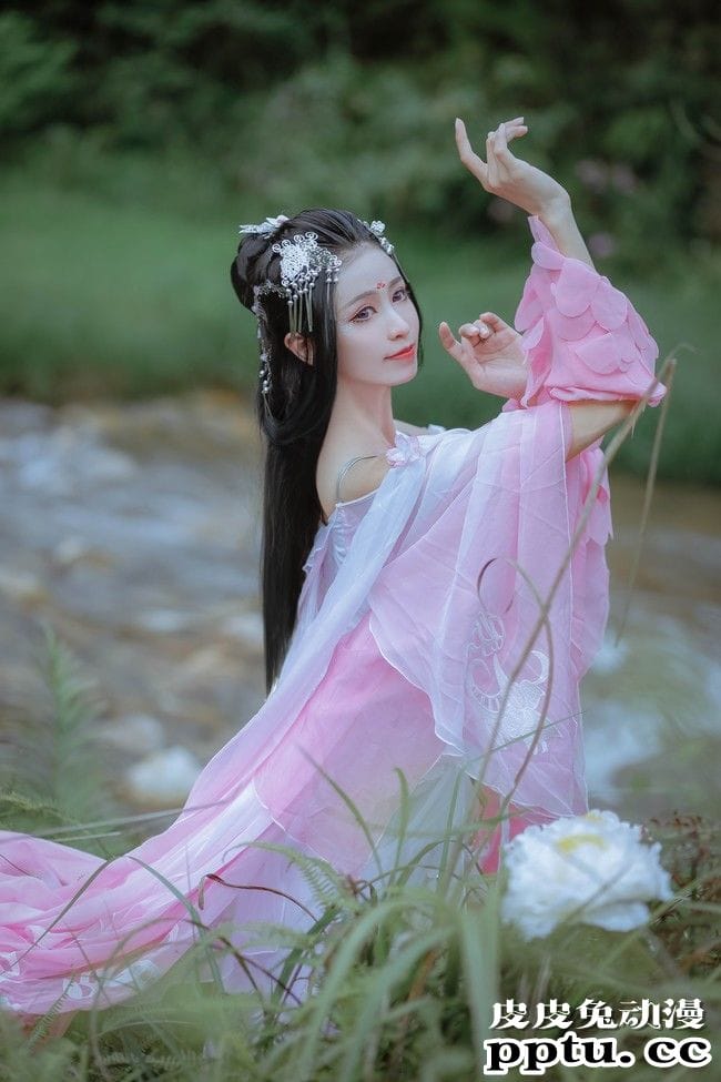 COSPLAY剑网3秀姐《莫许杯深琥珀浓未成沉醉意先融》 COSPLAY剑网3秀姐《莫许杯深琥珀浓未成沉醉意先融》
