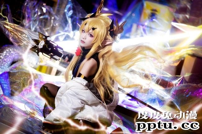 COSPLAY明日方舟惊蛰《一气白雷正法纵贯方圆三化》 COSPLAY明日方舟惊蛰《一气白雷正法纵贯方圆三化》