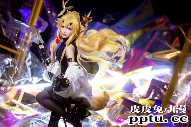 COSPLAY明日方舟惊蛰《一气白雷正法纵贯方圆三化》 COSPLAY明日方舟惊蛰《一气白雷正法纵贯方圆三化》