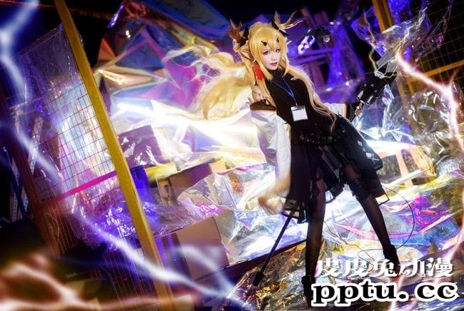 COSPLAY明日方舟惊蛰《一气白雷正法纵贯方圆三化》 COSPLAY明日方舟惊蛰《一气白雷正法纵贯方圆三化》
