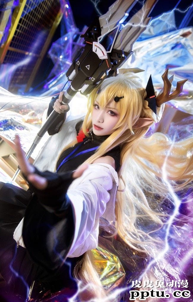 COSPLAY明日方舟惊蛰《一气白雷正法纵贯方圆三化》 COSPLAY明日方舟惊蛰《一气白雷正法纵贯方圆三化》
