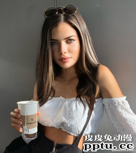小麦肤色的优美曲线 拥有迷人电眼的哥伦比亚辣妹LindaPalacio