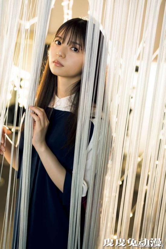 斋藤飞鸟近期杂志写真美照 邻家少女的性感姿态