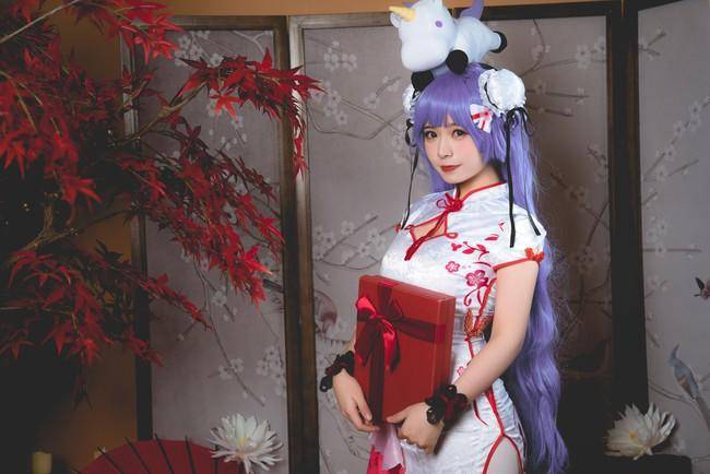 卡哇伊COSER妹子肃雨雨雨COS《碧蓝航线》独角兽旗袍图片合集