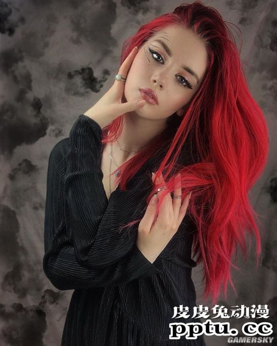 俄妹COS《LOL》KDA女团伊芙琳 深V及腰完美还原